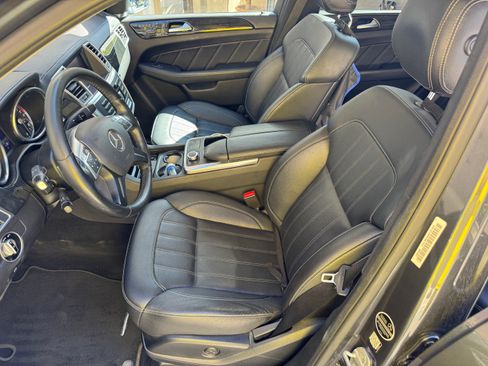Used 2016 Mercedes-Benz GL 450 4MATIC image 4