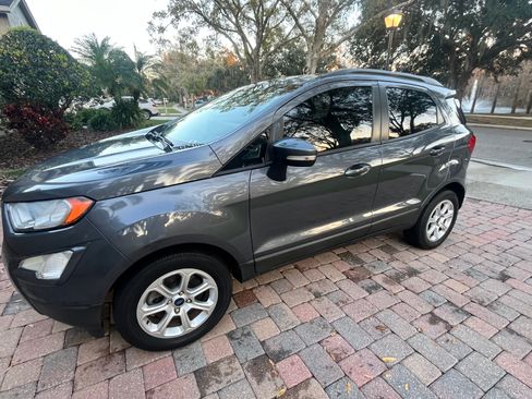 Used 2021 Ford EcoSport SE image 2
