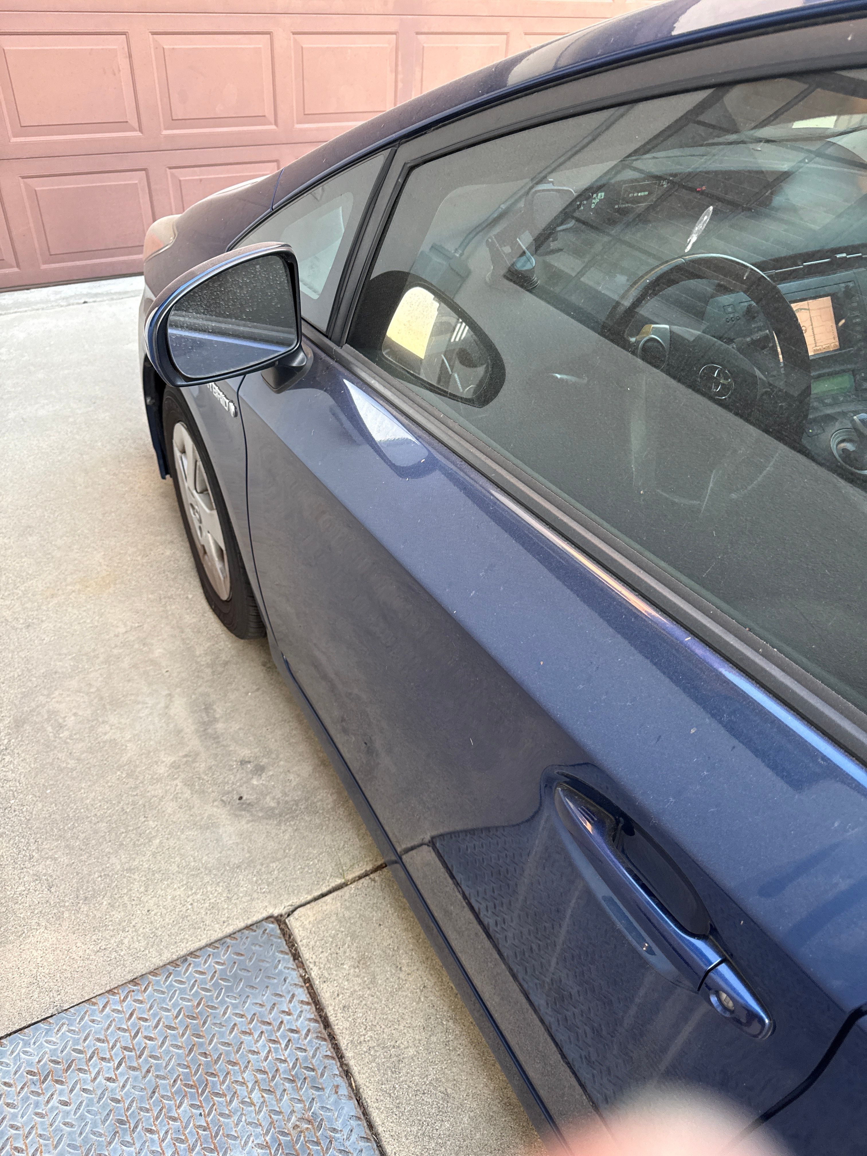Used 2011 Toyota Prius Four w/ Solar Roof Pkg FWD image 2