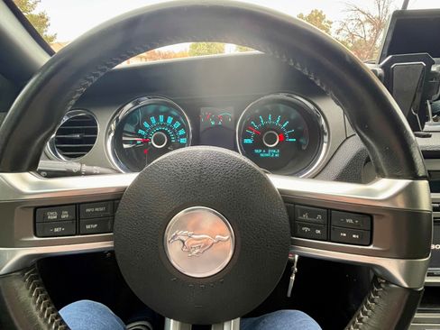 Used 2013 Ford Mustang Convertible image 15