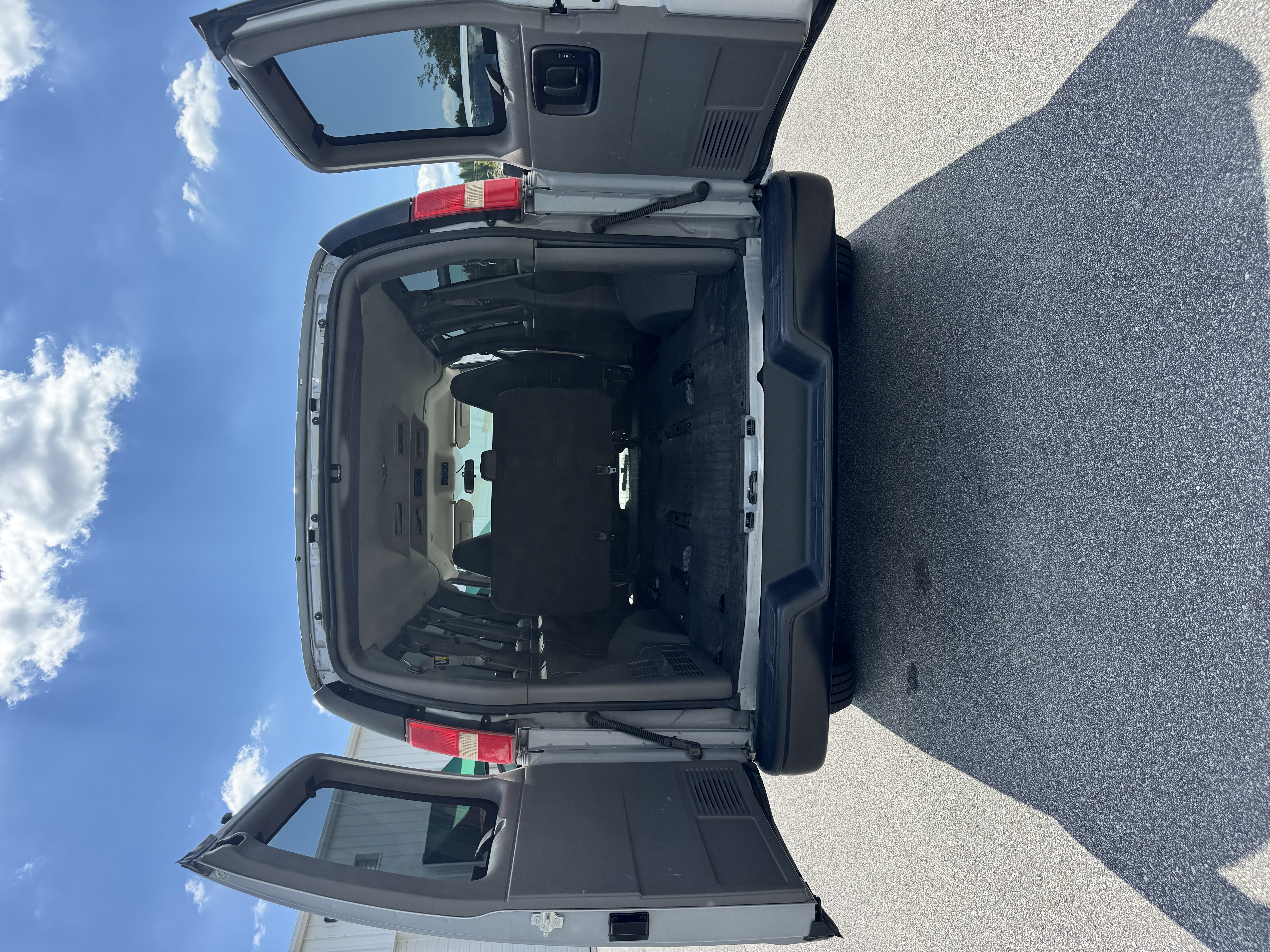 Used 2017 Chevrolet Express 2500 LS RWD image 4
