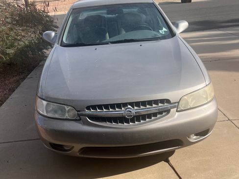 Used 2001 Nissan Altima GXE image 1