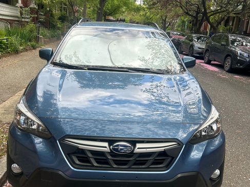 Used 2021 Subaru Crosstrek 2.0i Premium image 5