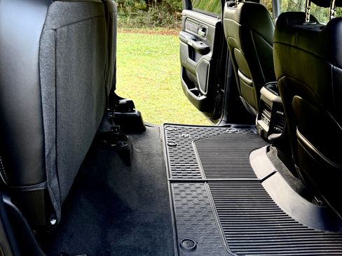 Used 2024 RAM 1500 Laramie image 8