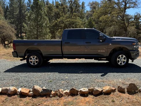 Used 2025 RAM 2500 Big Horn AWD/4WD image 5