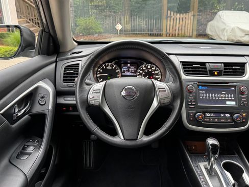 Used 2016 Nissan Altima 2.5 SL w/ 2.5 Technology w/LED Package FWD image 11