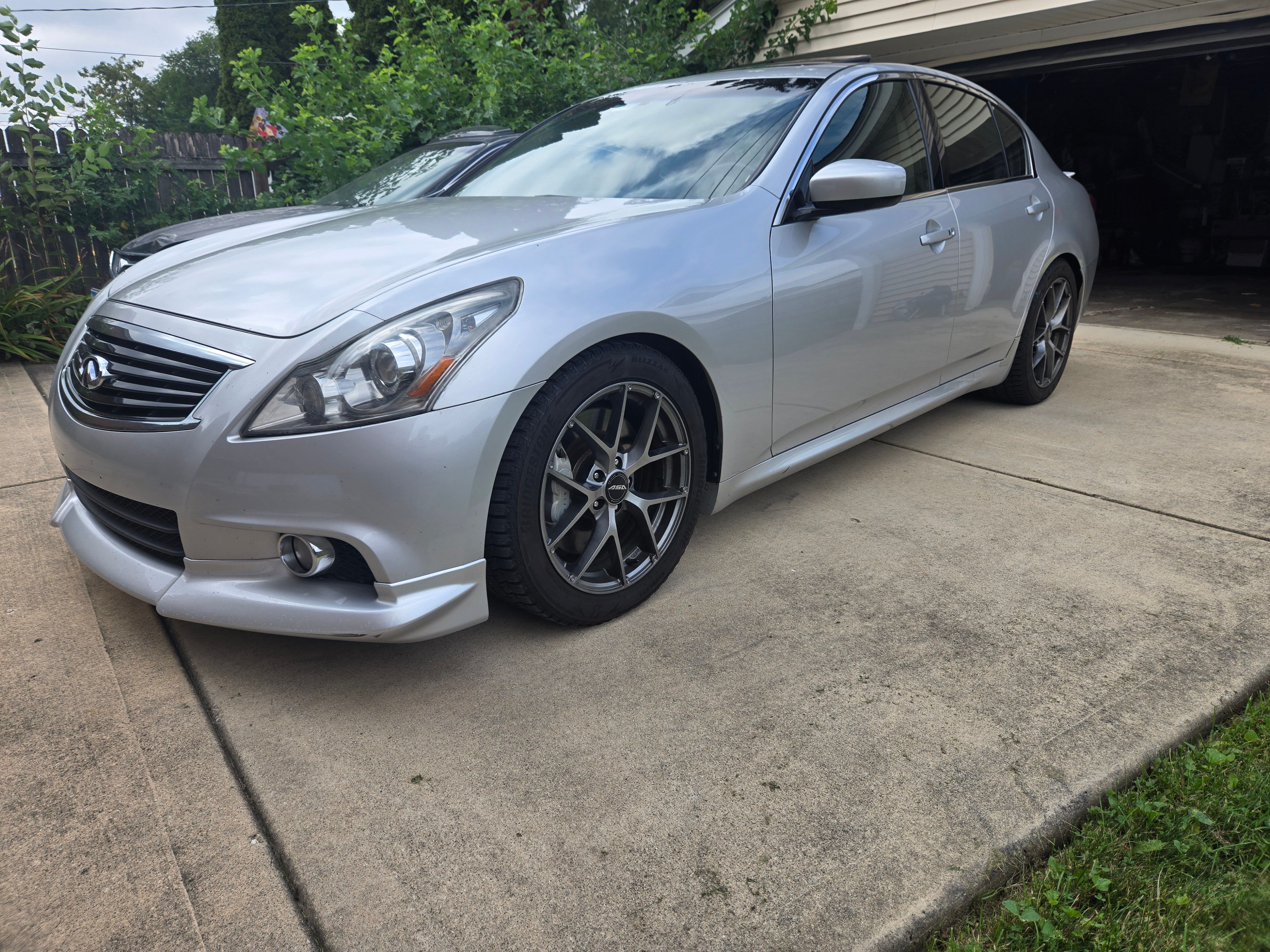 Used 2012 INFINITI G37 Sport RWD image 12