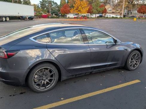 Used 2018 Tesla Model 3 Performance image 4