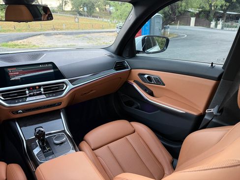 Used 2022 BMW 330i Sedan w/ Driving Assistance Package RWD image 11