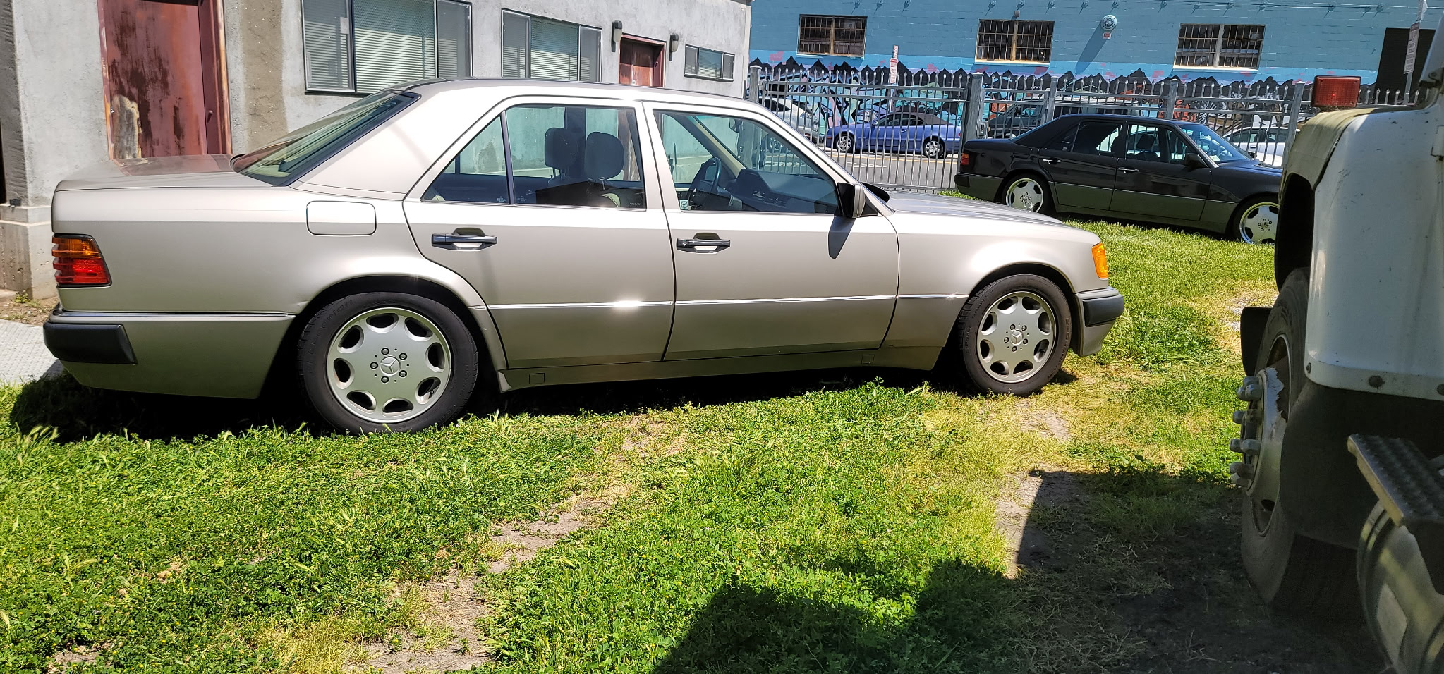 Used 1993 Mercedes-Benz 500 E image 2