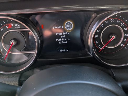 Used 2022 Jeep Wrangler Unlimited Rubicon w/ Trailer Tow Package image 11