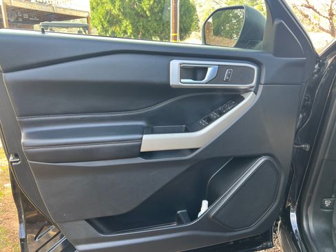 Used 2022 Ford Explorer XLT w/ Equipment Group 202A image 15