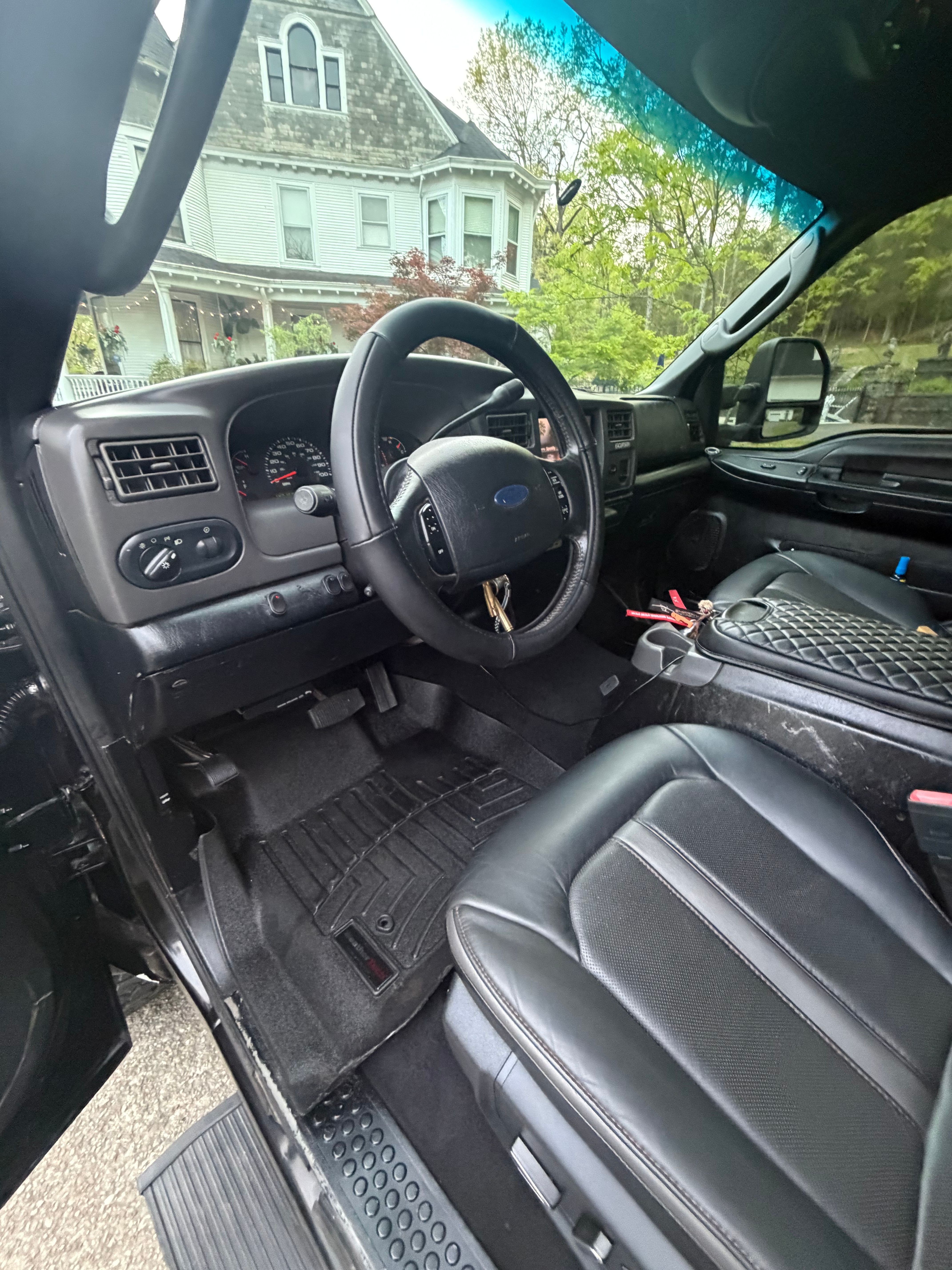 Used 2005 Ford Excursion XLT AWD/4WD image 14