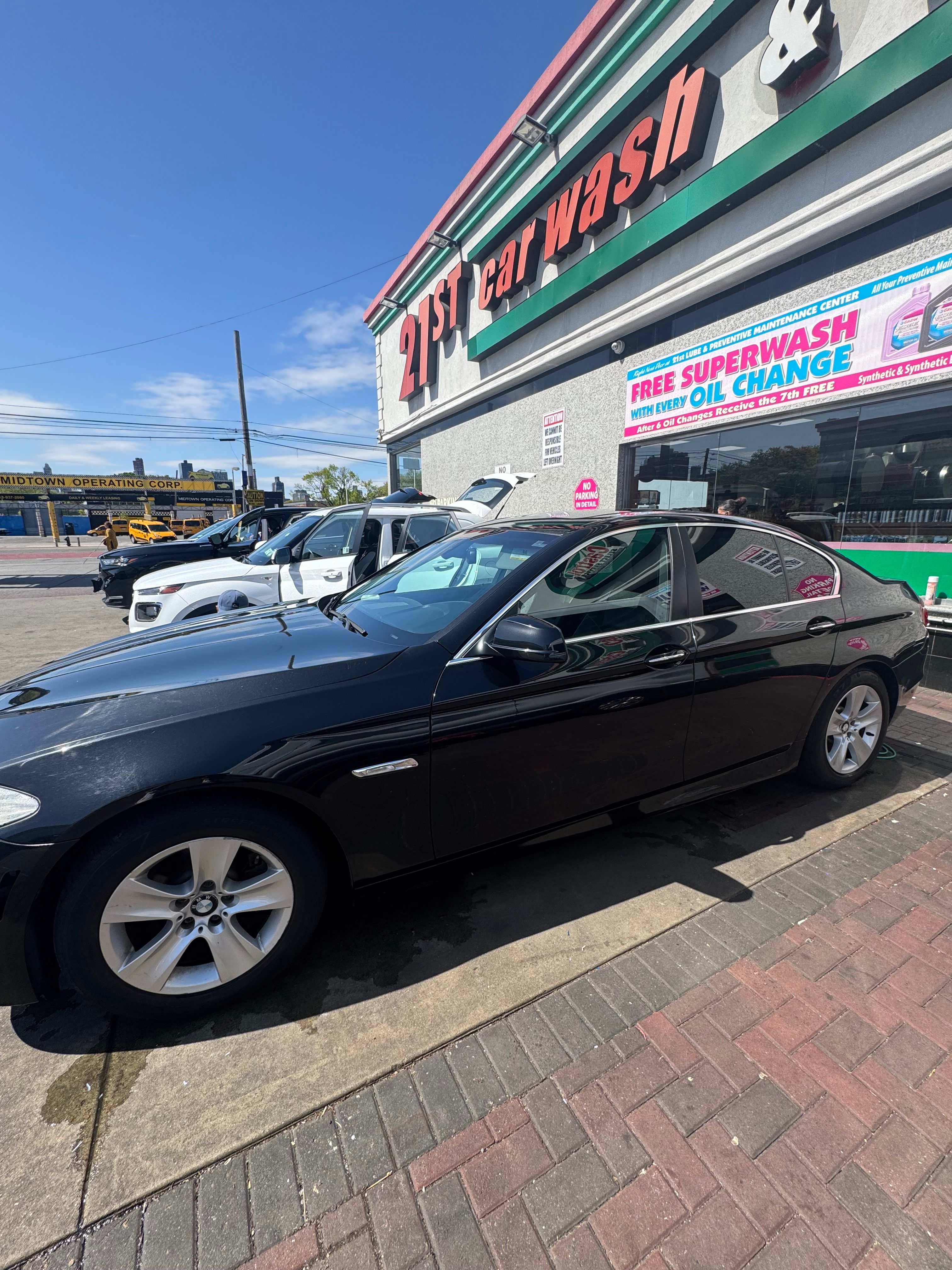 Used 2011 BMW 528i Sedan RWD image 2