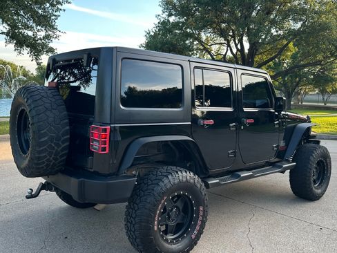 Used 2014 Jeep Wrangler Unlimited Sport w/ Quick Order Package 24S AWD/4WD image 12