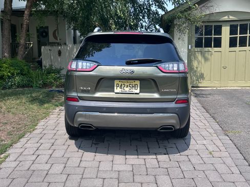 Used 2019 Jeep Cherokee Limited AWD/4WD image 9