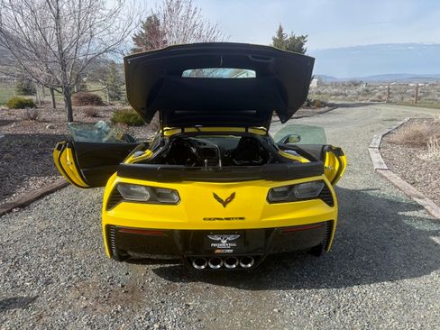 Used 2016 Chevrolet Corvette Z06 w/ C7.r Special Edition image 8