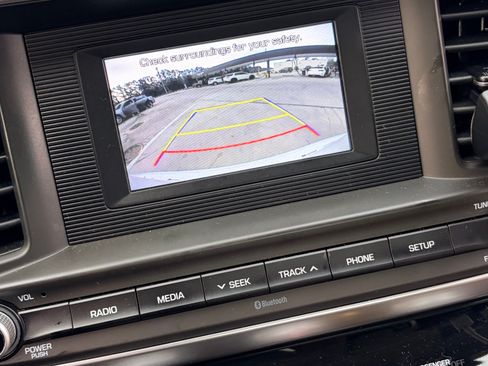 Used 2019 Hyundai Elantra SE w/ Cargo Package image 17