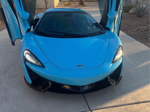 Used 2020 McLaren 570S Spider image 1