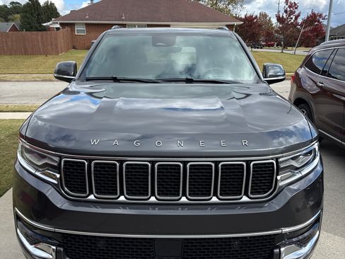 Used 2022 Jeep Wagoneer Series III w/ Premium Group I image 9