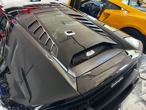 Used 2021 Lamborghini Huracan EVO image 26