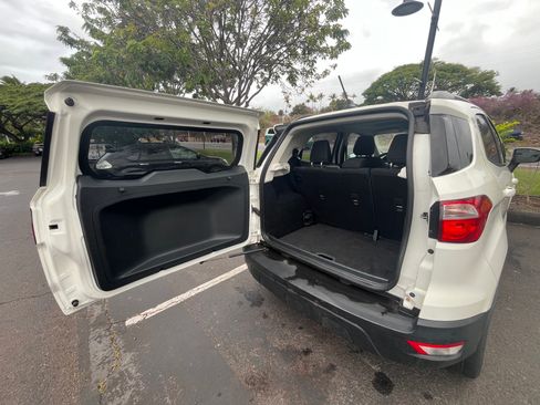 Used 2019 Ford EcoSport SE w/ SE Convenience Package image 4