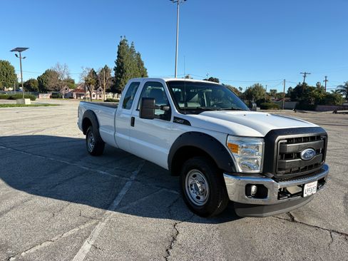 Used 2011 Ford F250 XL w/ XL Decor Pkg image 1