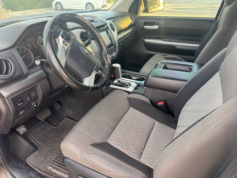 Used 2015 Toyota Tundra SR5 w/ SR5 Upgrade Package image 9