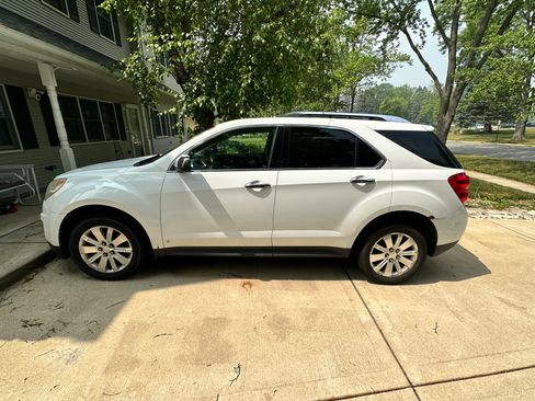 Used 2010 Chevrolet Equinox LTZ image 1