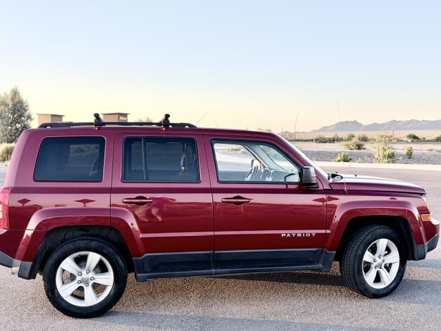Used 2016 Jeep Patriot Latitude FWD image 8