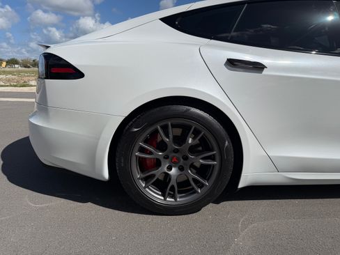 Used 2024 Tesla Model S Plaid image 9