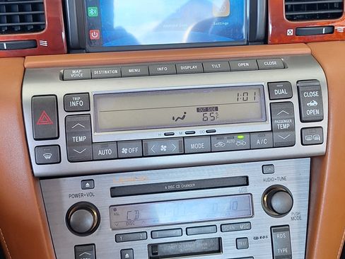 Used 2004 Lexus SC 430 Convertible image 23