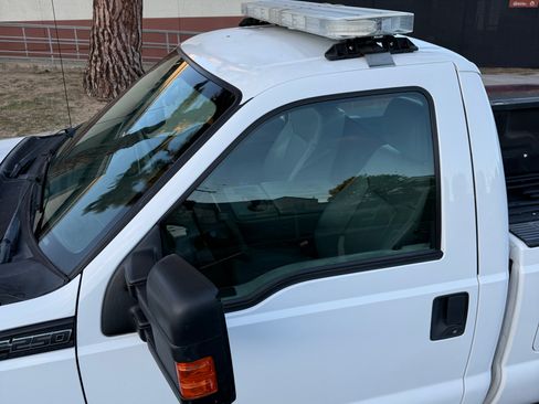 Used 2015 Ford F250 XL w/ Power Equipment Group image 11