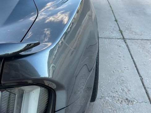 Used 2018 Ford Mustang GT Premium w/ Black Accent Package RWD image 9