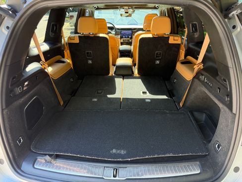 Used 2021 Jeep Grand Cherokee L Summit AWD/4WD image 12