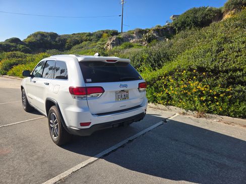 Used 2020 Jeep Grand Cherokee Limited image 1