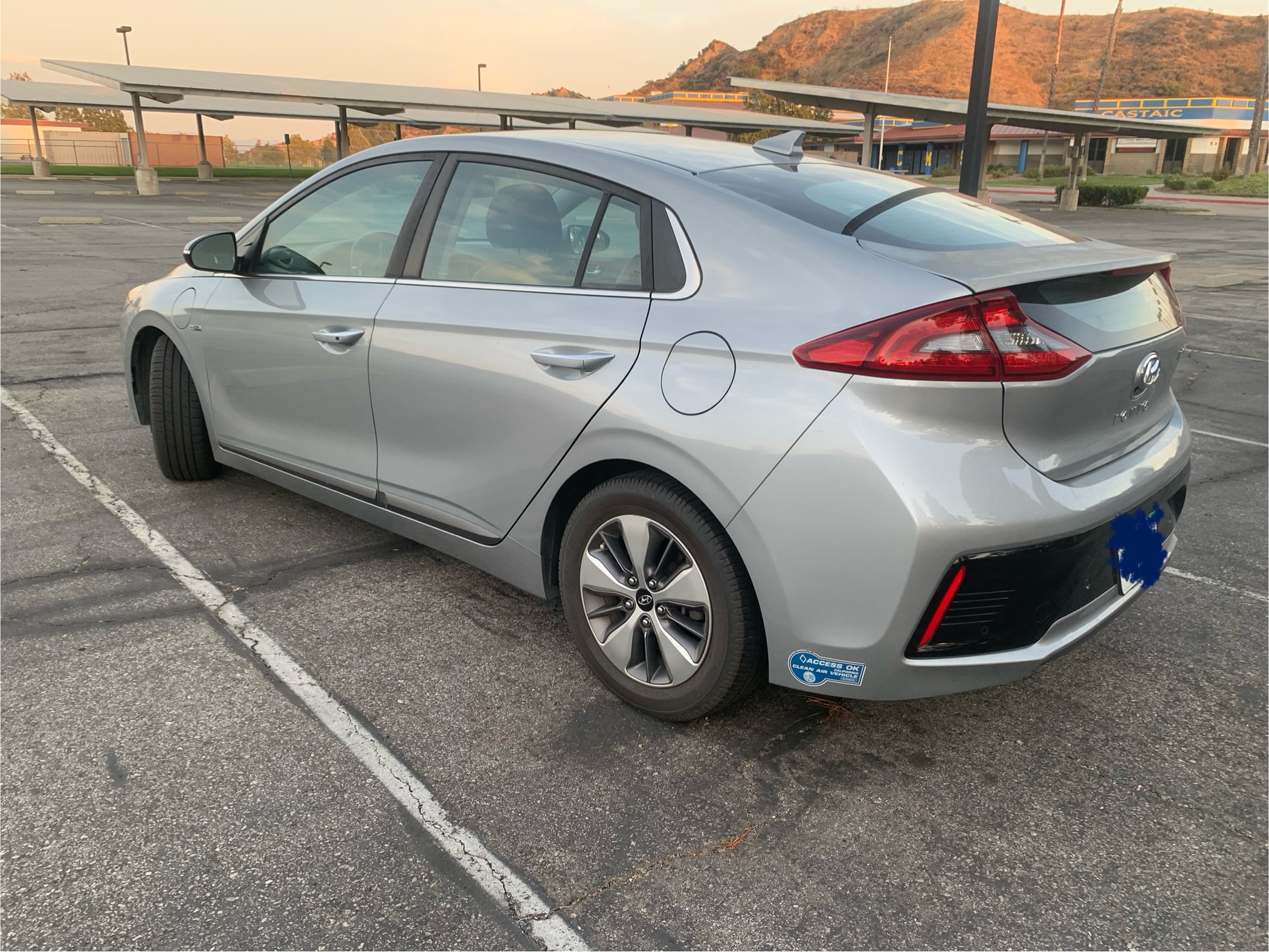 Used 2019 Hyundai Ioniq Limited w/ Ultimate Package 02 FWD image 5