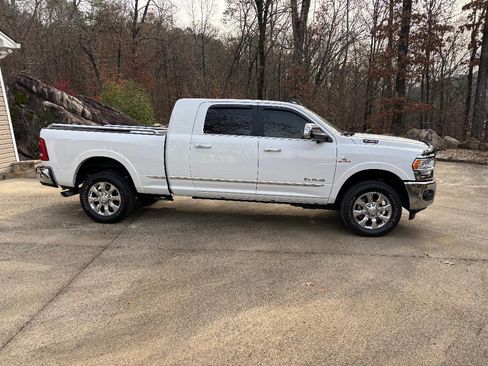 Used 2021 RAM 3500 Limited image 9