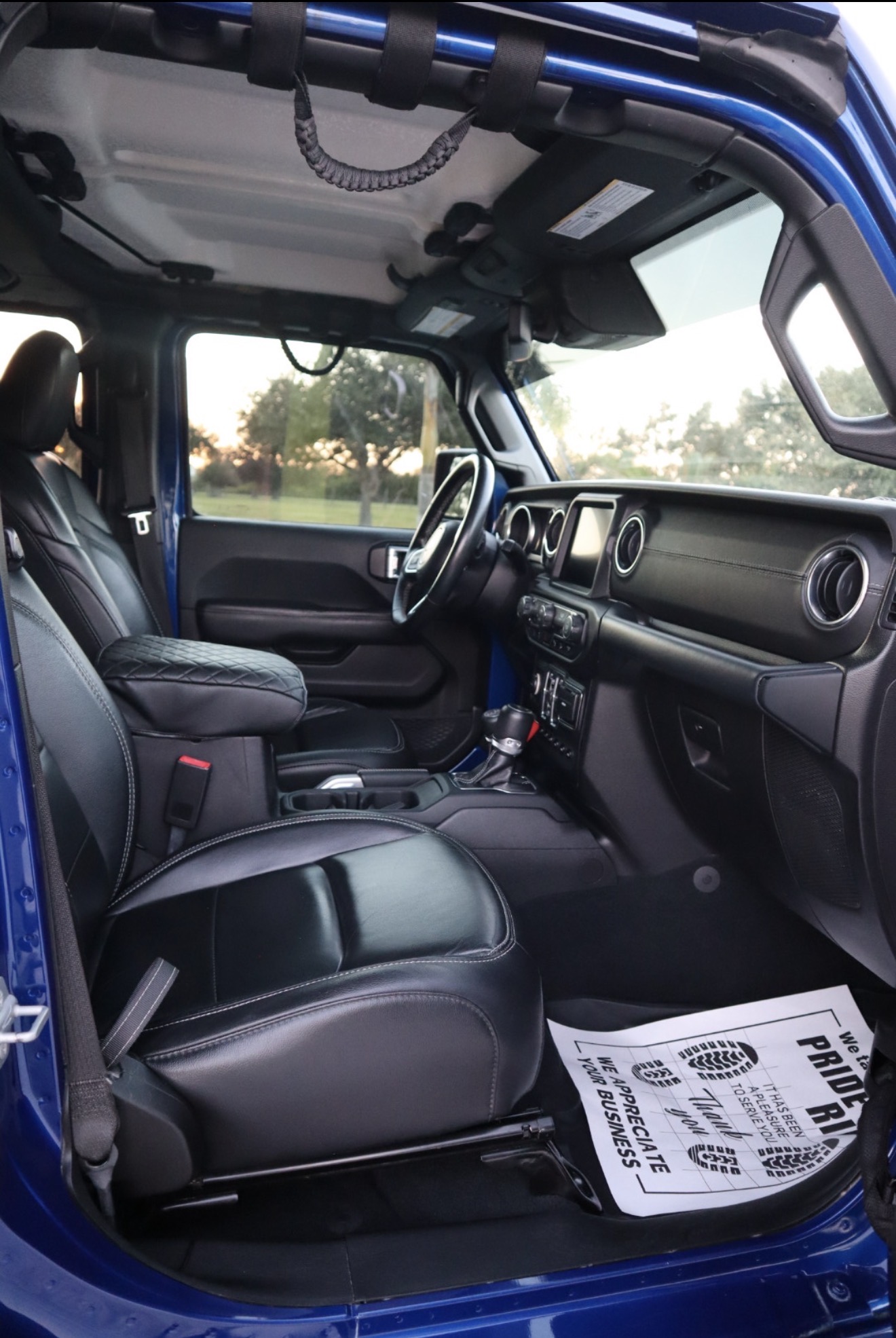 Used 2019 Jeep Wrangler Unlimited Sahara AWD/4WD image 17