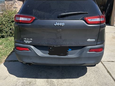 Used 2016 Jeep Cherokee Latitude w/ Cold Weather Group image 6