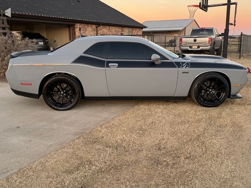 Used 2020 Dodge Challenger R/T Scat Pack w/ T/A Package image 8