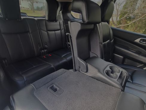 Used 2015 Nissan Pathfinder SL w/ SL Premium Package image 21