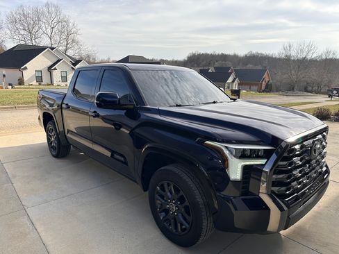 Used 2023 Toyota Tundra Platinum image 1