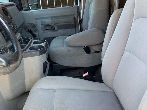 Used 2010 Ford E-350 and Econoline 350 Super Duty image 8