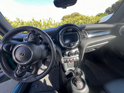 Used 2021 MINI Cooper S image 4