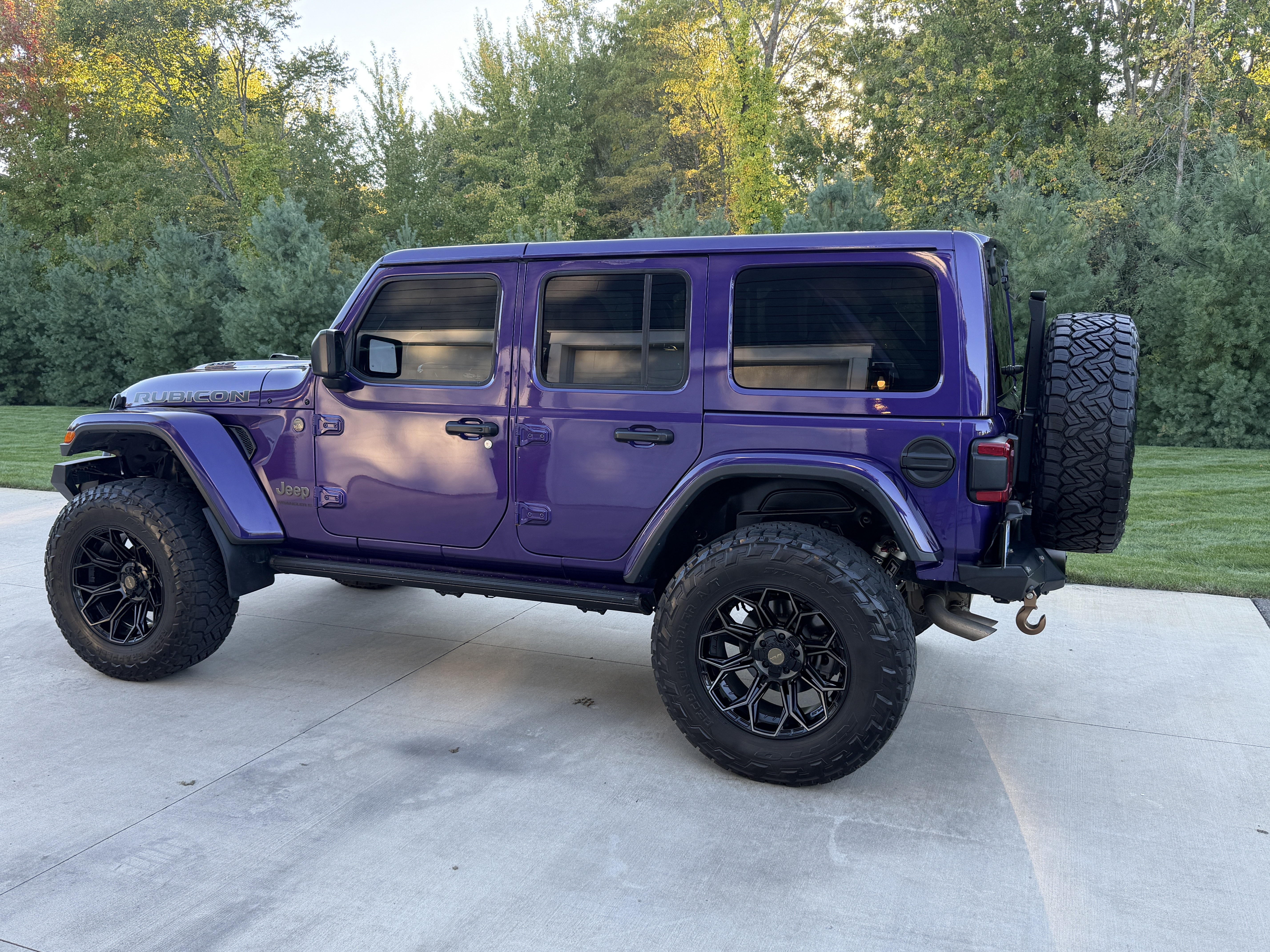 Used 2023 Jeep Wrangler Unlimited Rubicon 392 w/ Trailer Tow Package AWD/4WD image 9