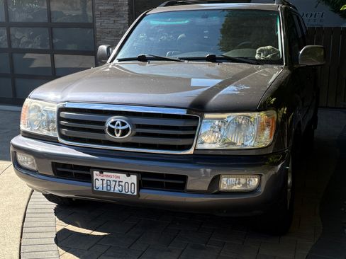 Used 2007 Toyota Land Cruiser w/ Convenience Pkg image 1