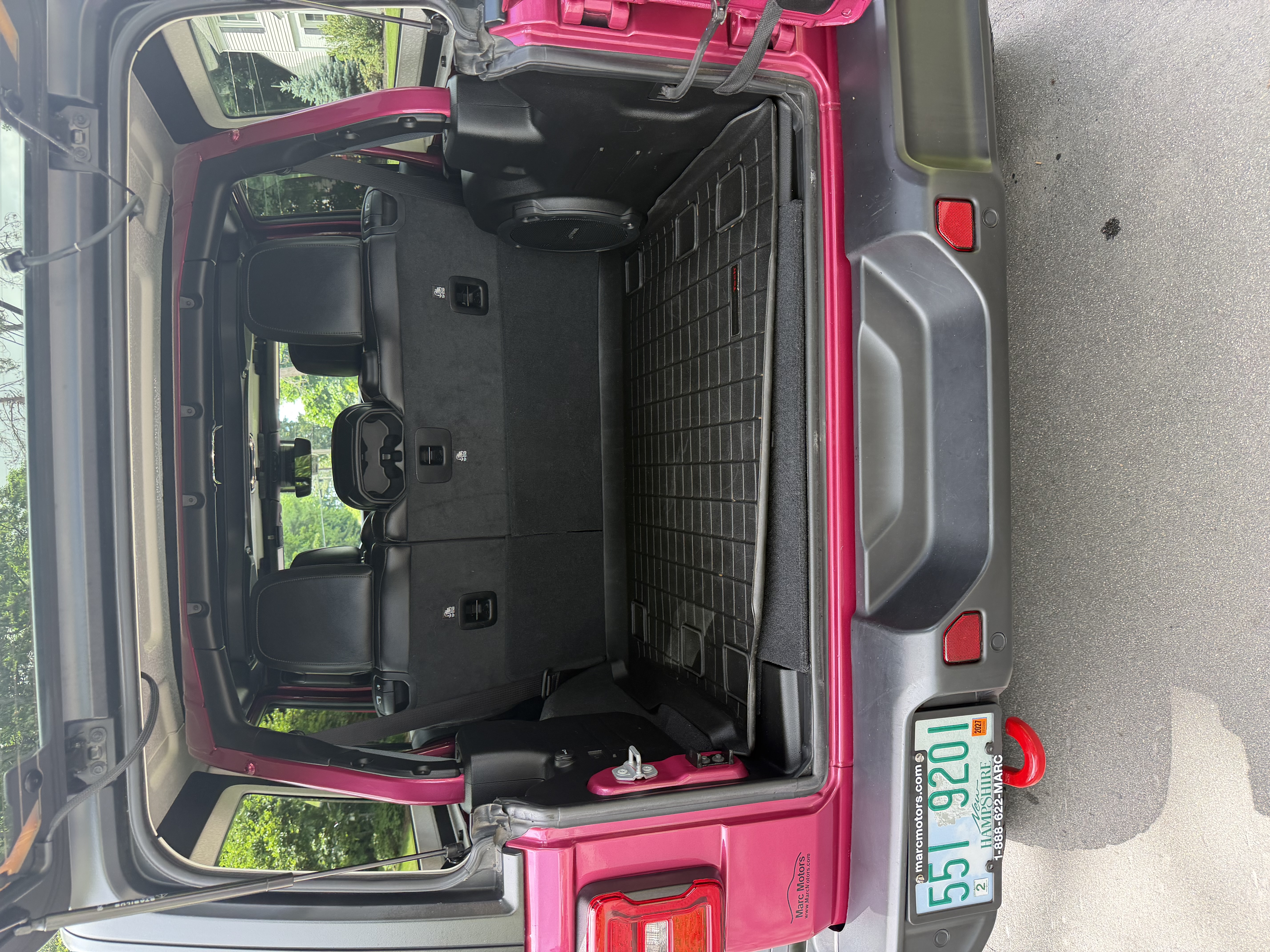 Used 2022 Jeep Wrangler Unlimited Rubicon w/ LED Lighting Group AWD/4WD image 12