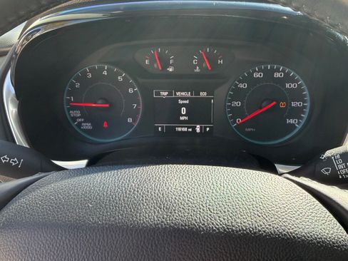 Used 2018 Chevrolet Traverse LT image 9