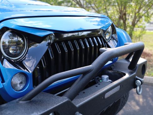 Used 2014 Jeep Wrangler Unlimited Sahara AWD/4WD image 27